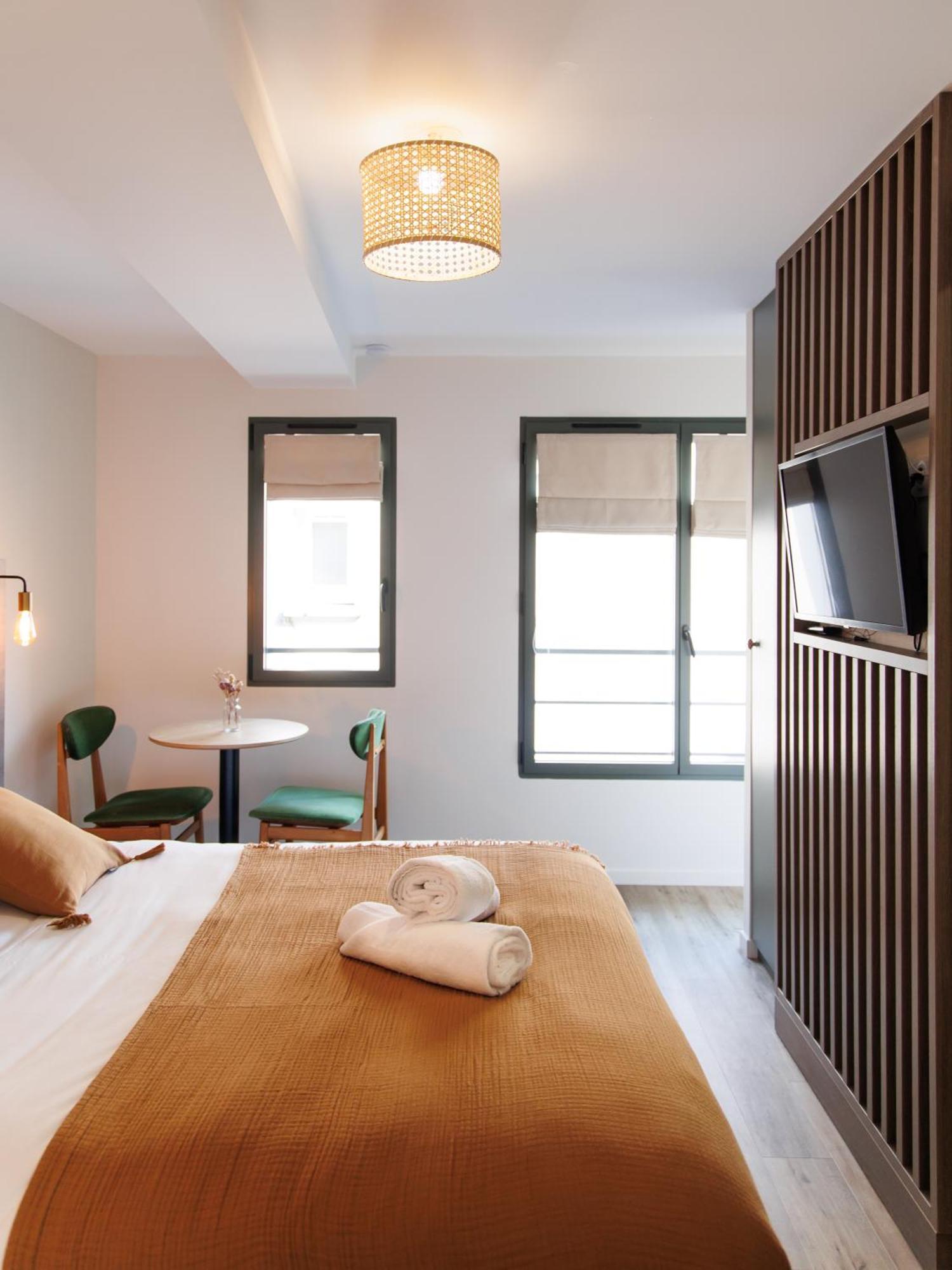 Appart'Hotel Le Corot - Acces Autonome - Saint-Junien Centre Exterior foto